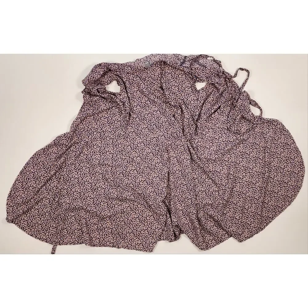 Aerie‎ Floral Wrap Dress Women's M Purple Short Sleeve Tie Waist V-Neck